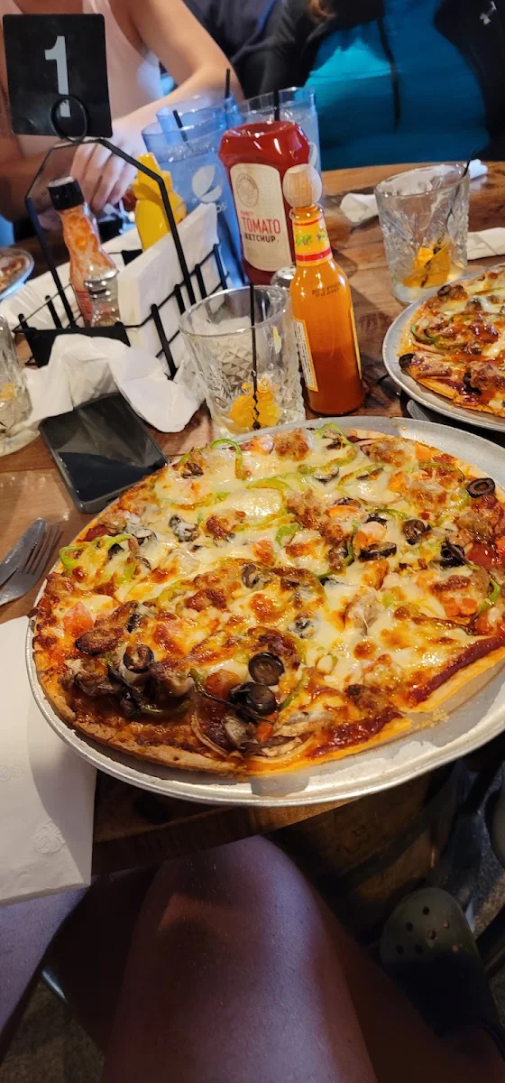 Deluxe Pizza