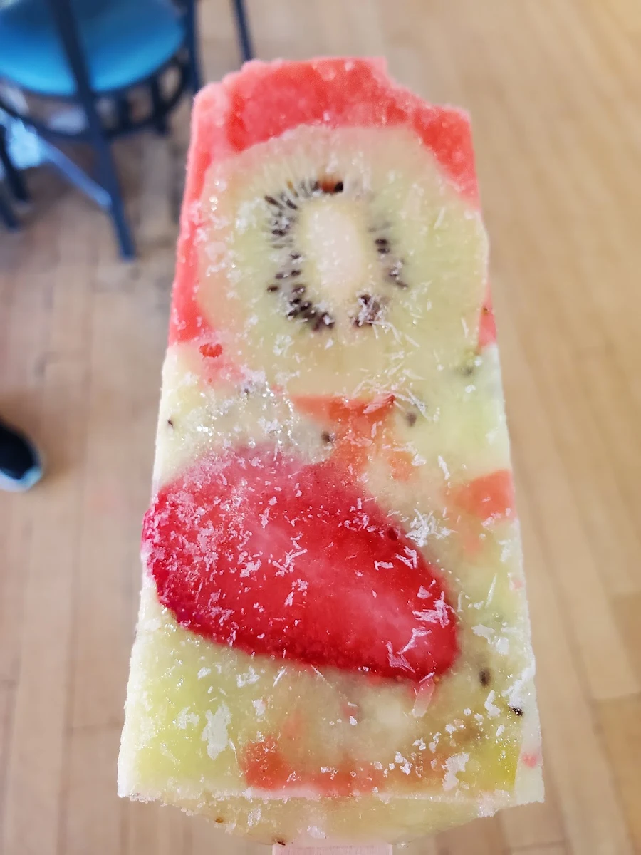 Kiwi Strawberry Popsicle