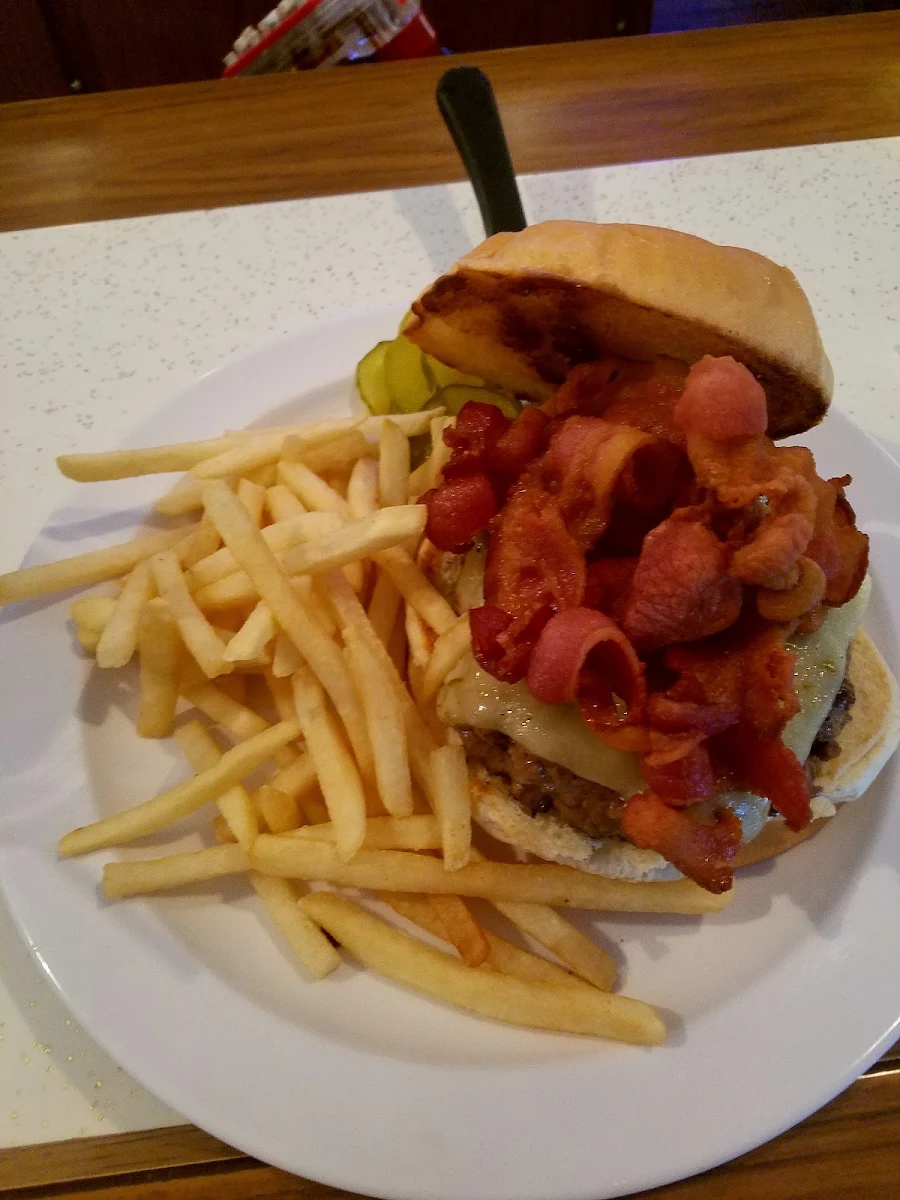 Pepper Jack and Bacon Cheeseburger