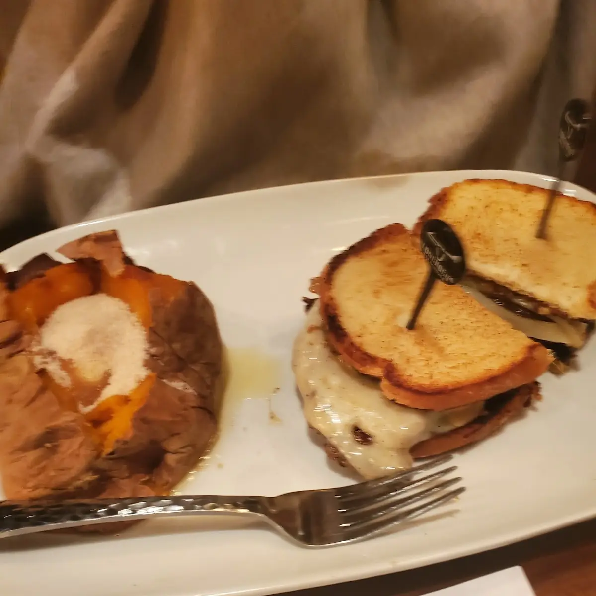 Maverick Ribeye Sandwich Combo