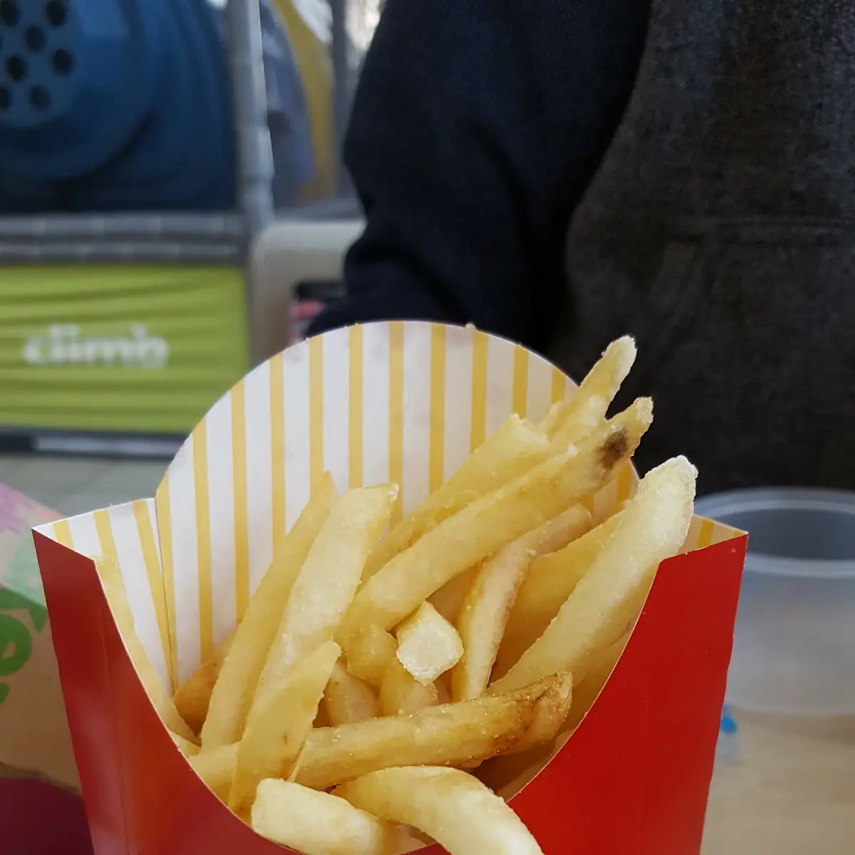 Mcnuggets & 2 Medium Fries