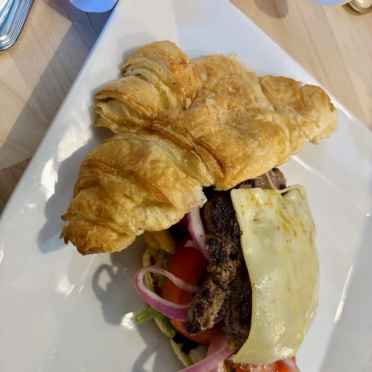 Croissant Burger