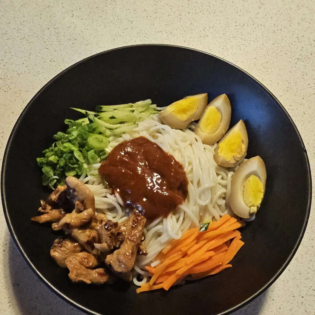 Dry Tossed Chicken Noodles