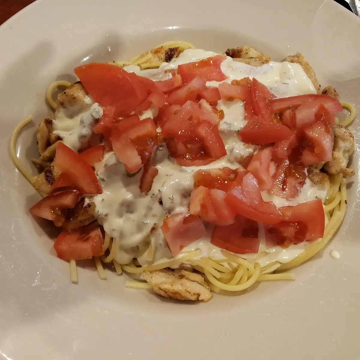 Chicken Alfredo with Fresh Tomatoes