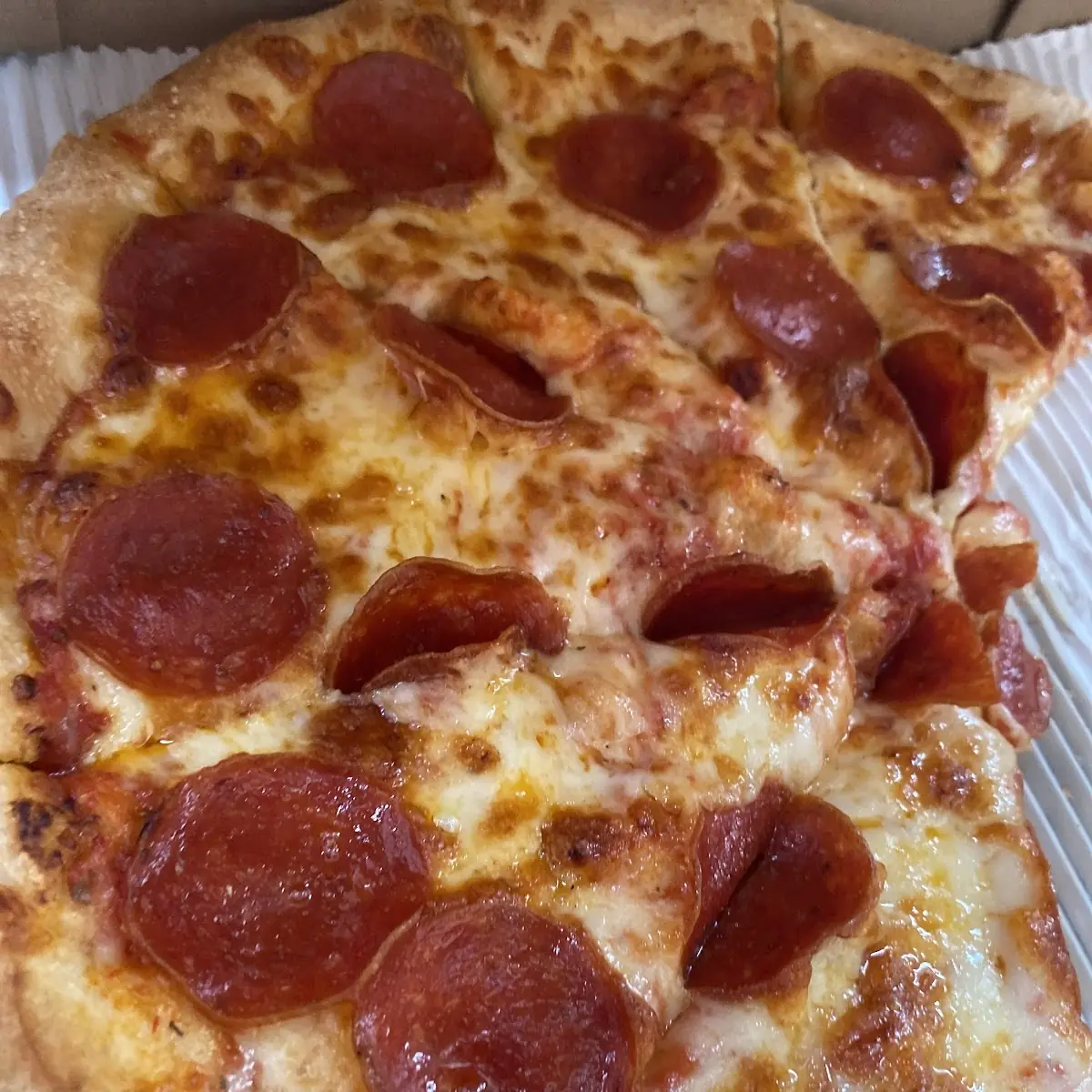 Dinos Pepperoni Pizza