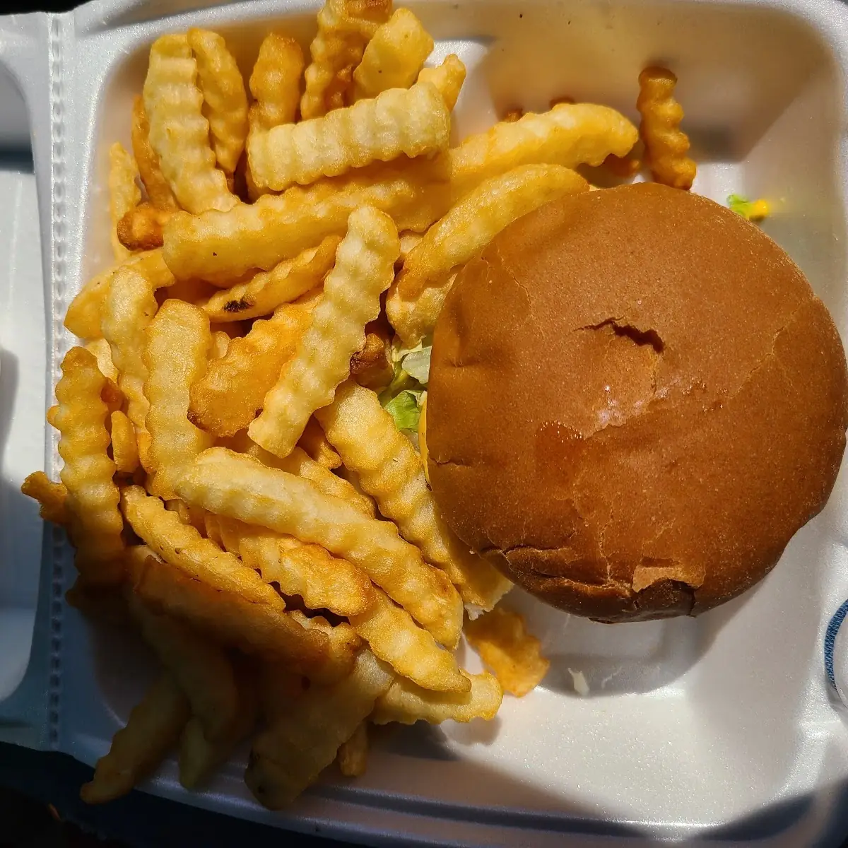 Kids Cheeseburger Basket