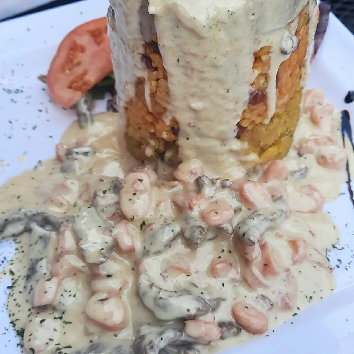 Mofongo Relleno De Arroz Mamposteao