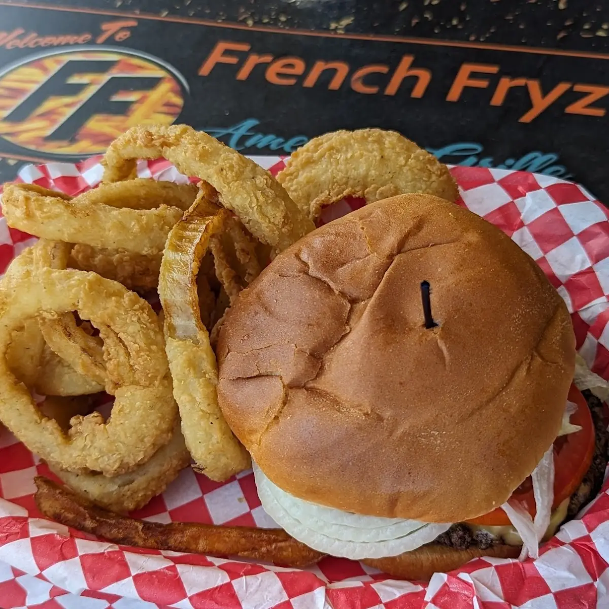 Cheeseburger with Onion Rings