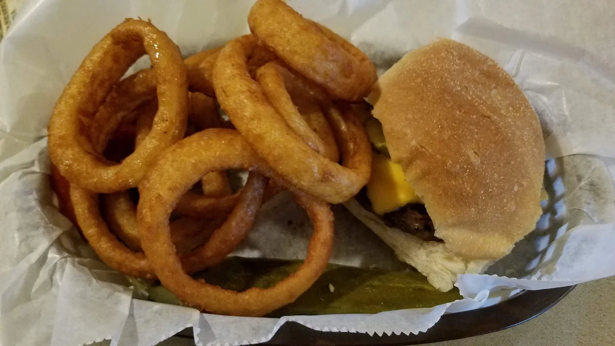 Cheeseburger and Onion Rings
