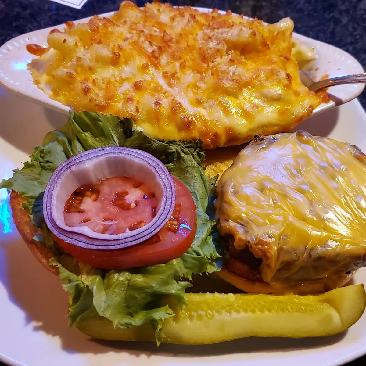 Tavern Burger with Mac N Cheese