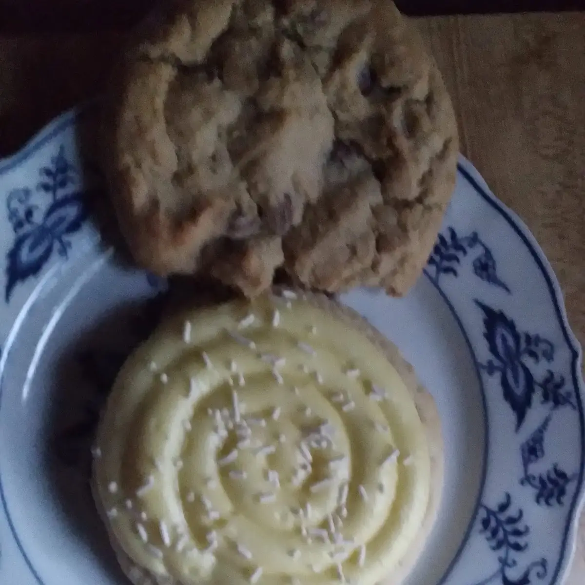 Lemon Cookie and Chocolate Chip Cookir