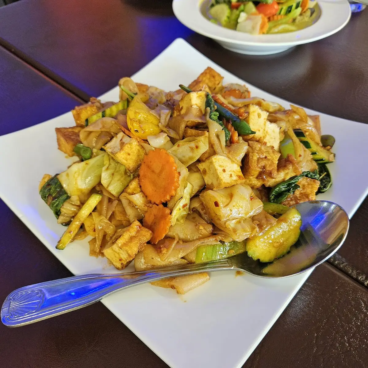 Pad Kee Mow with Tofu