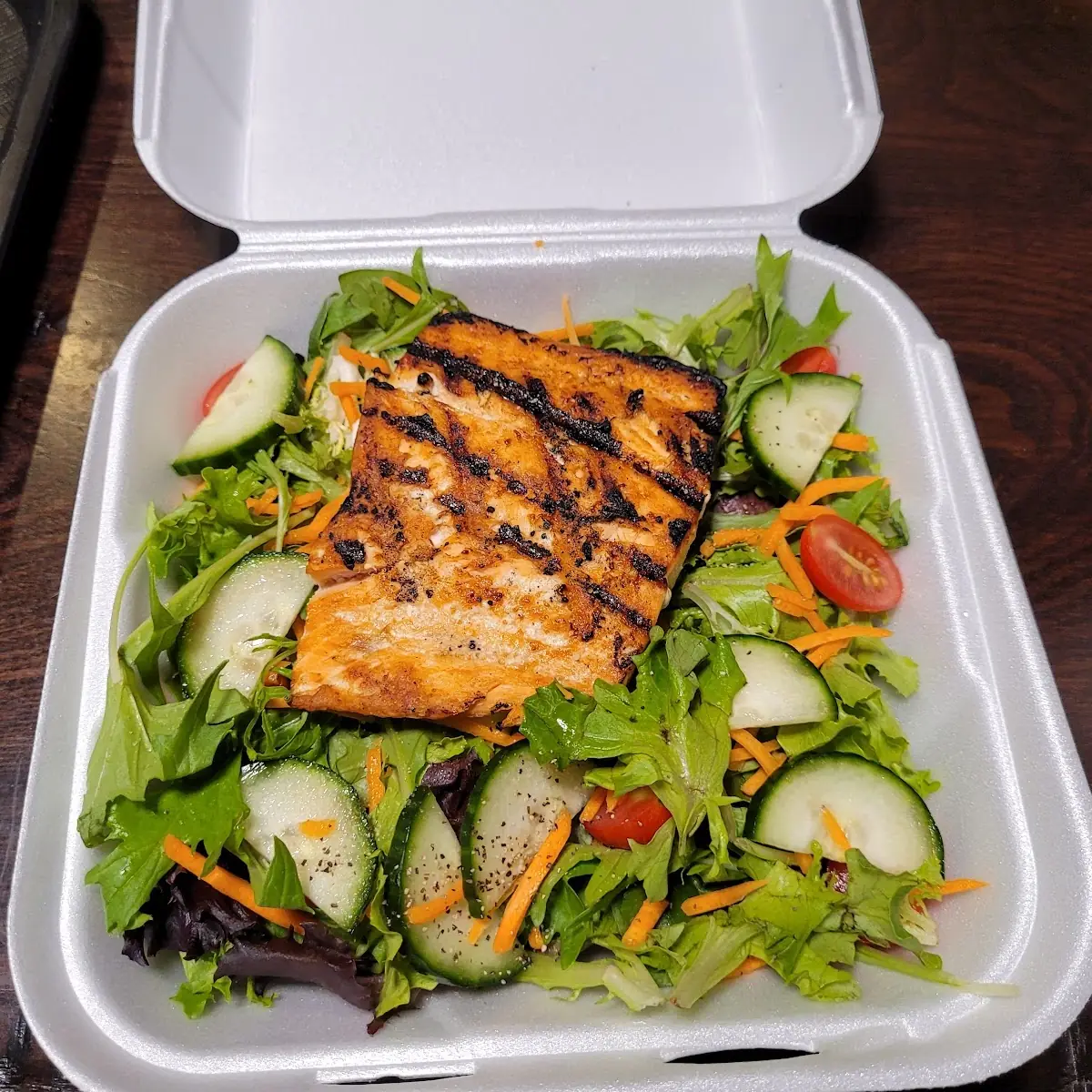 Grilled Salmon Salad