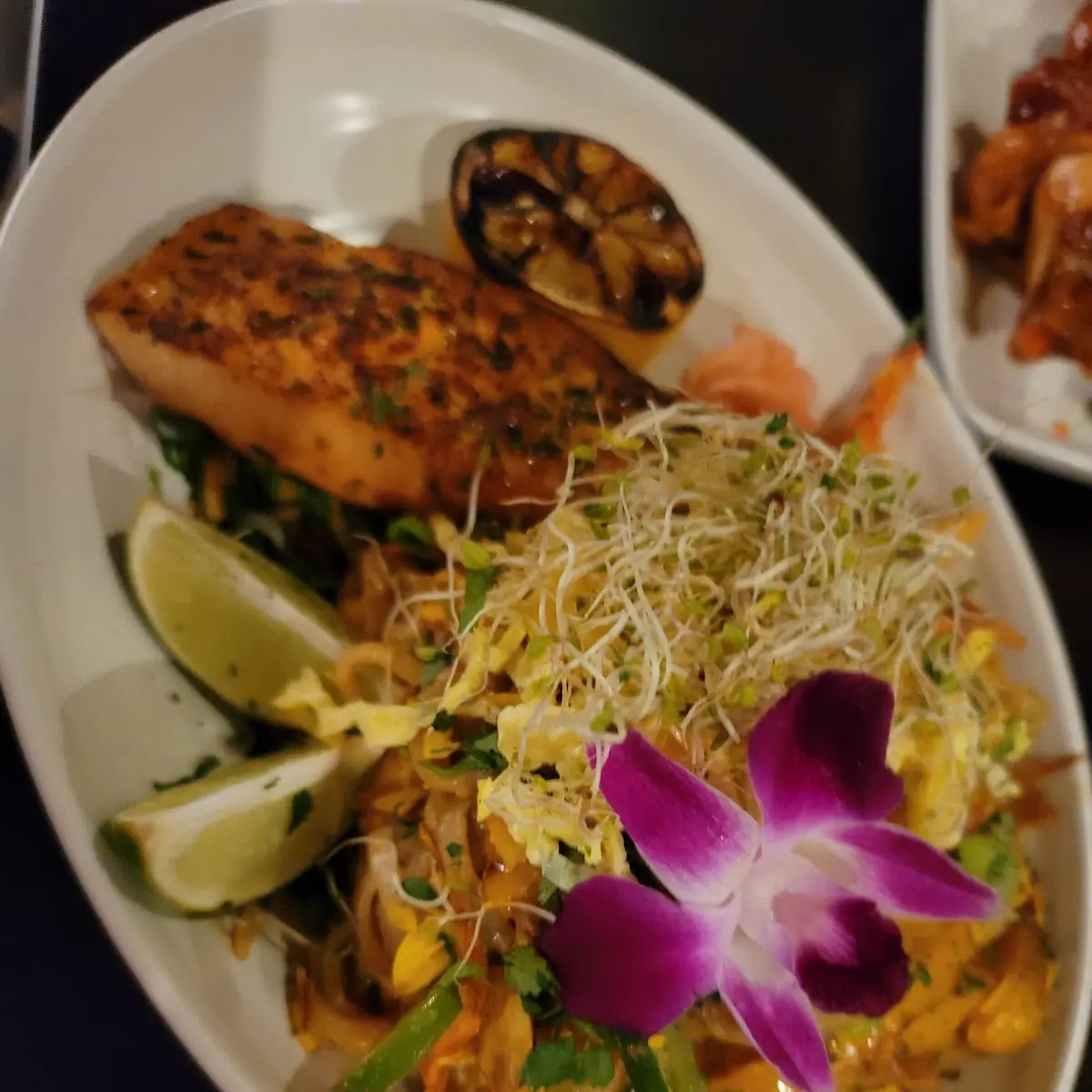 Pad Thai w Salmon