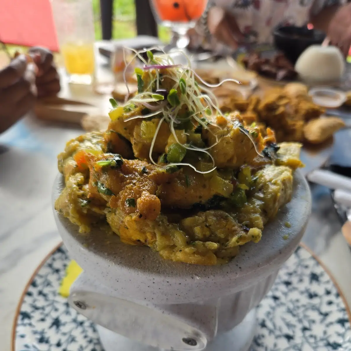 Mofongo Relleno De Bistec Encebollado