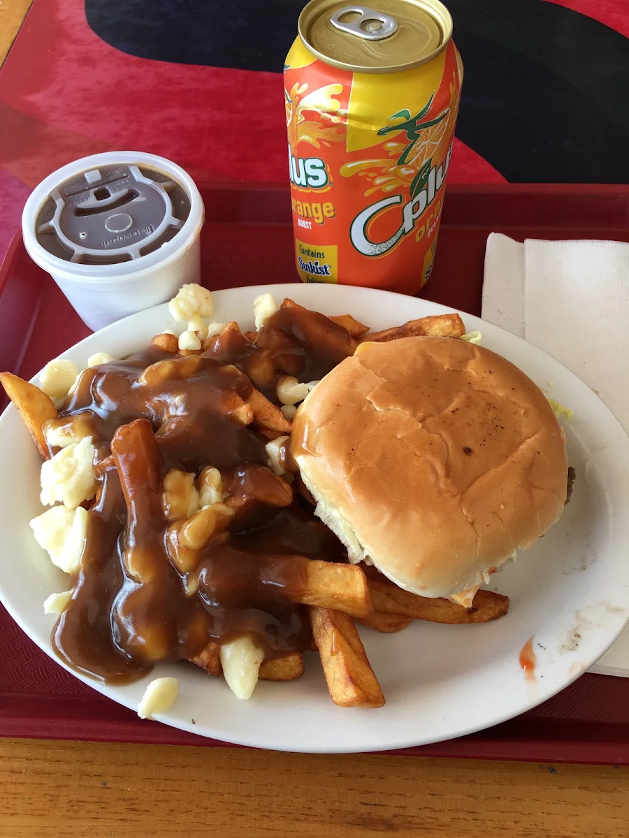 Poutine, Casse Croûte Chez Lizon / Bar Laitier