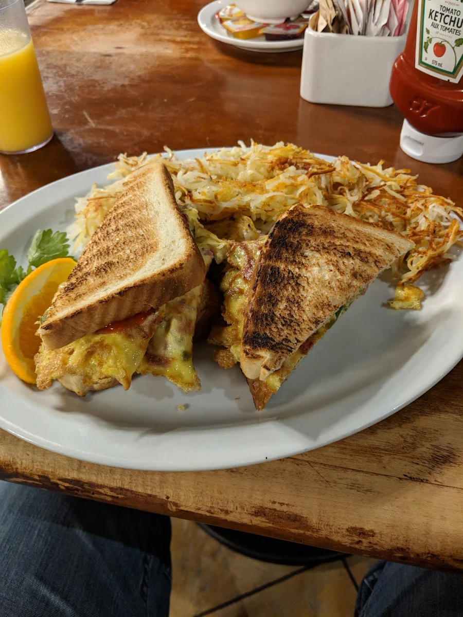 Scrambled Eggs and Hashbrown