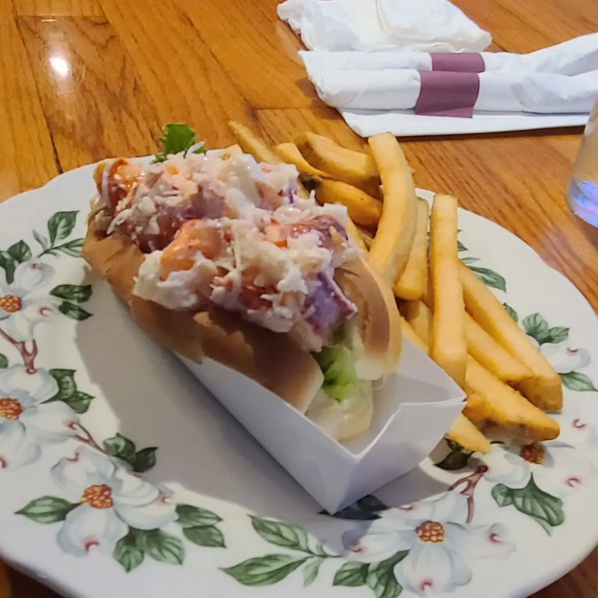 Mini Lobster Roll w Chowder
