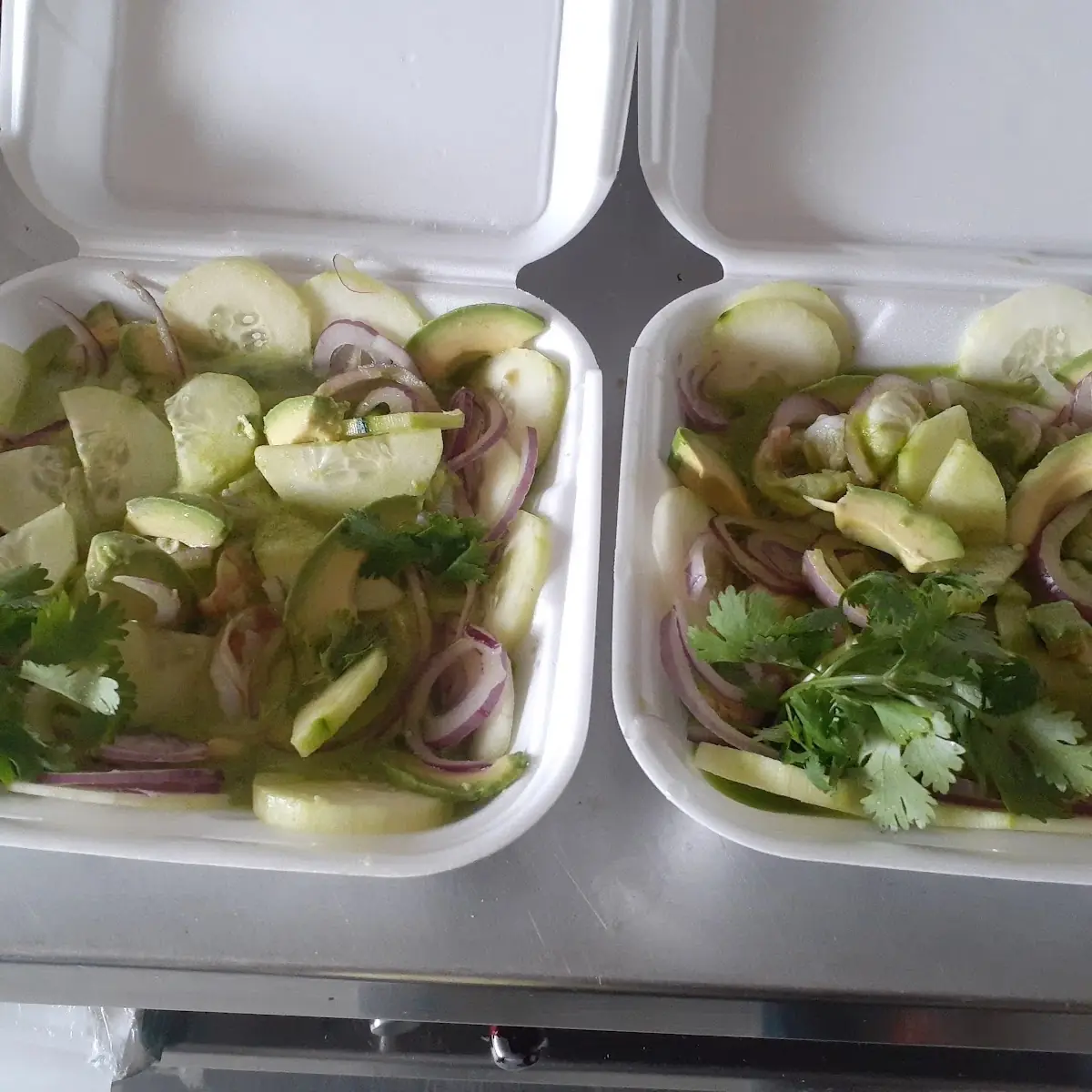 Camarones En Aguachile