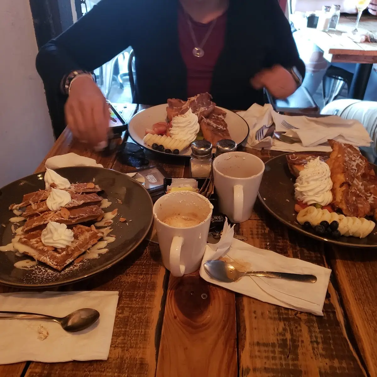 Tostadas Francesas En Coco Y Dulce De Leche