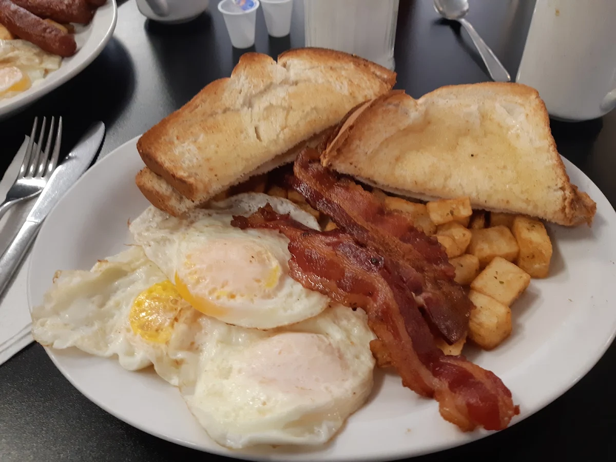 3 Egg Breakfast, Bartliff's Bakery & Restaurant