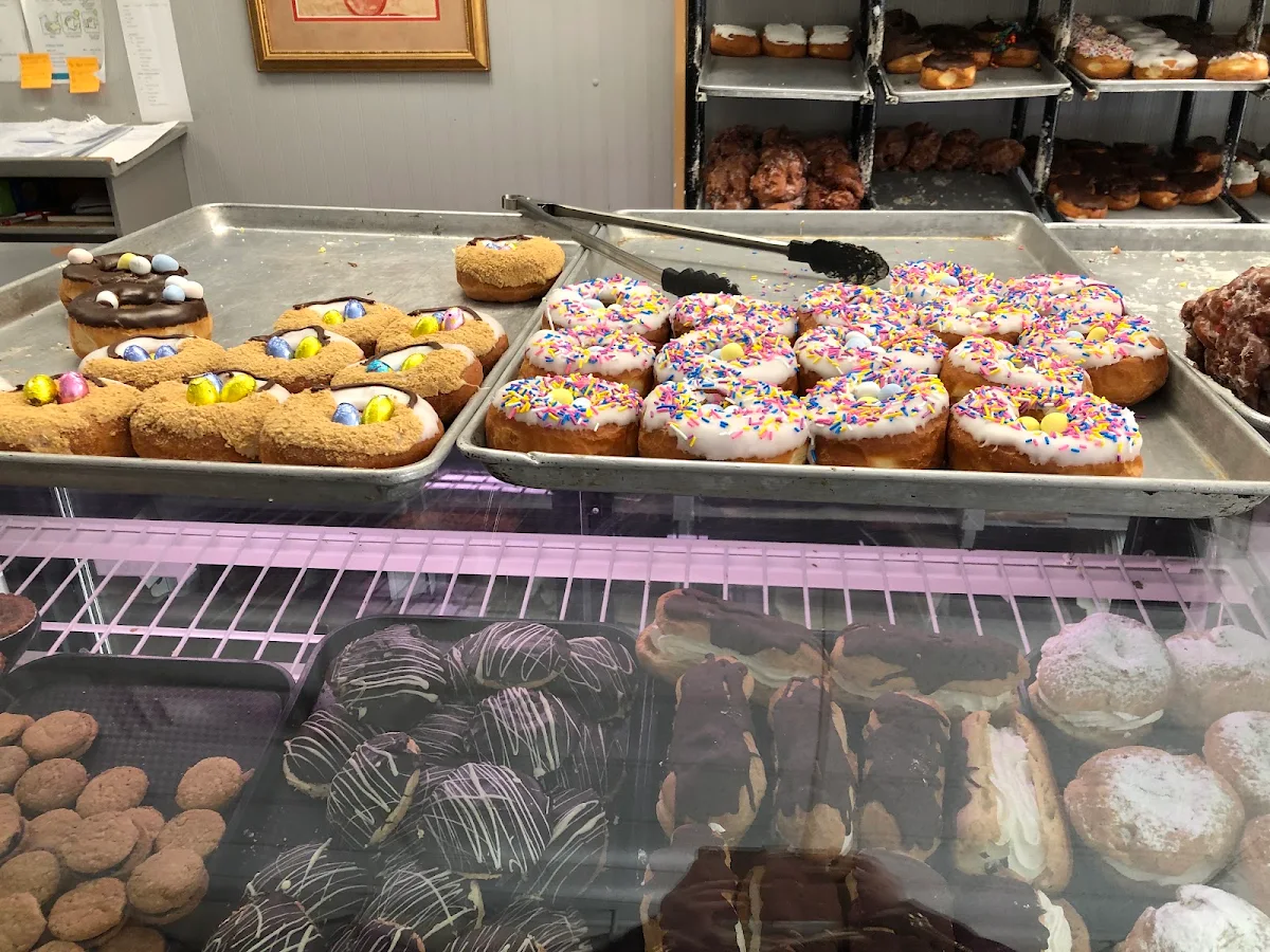 Highlights, Bartliff's Bakery & Restaurant