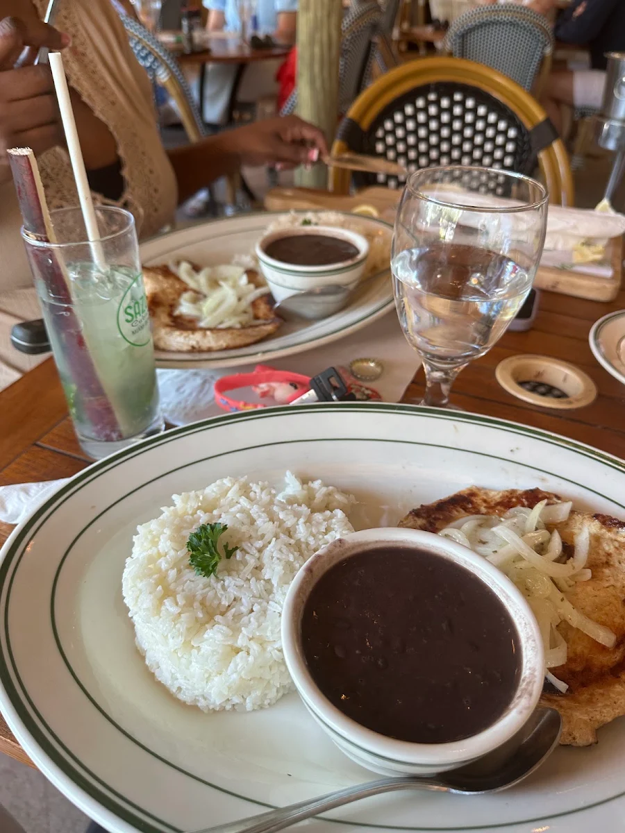 Grilled Chicken Rice and Beans