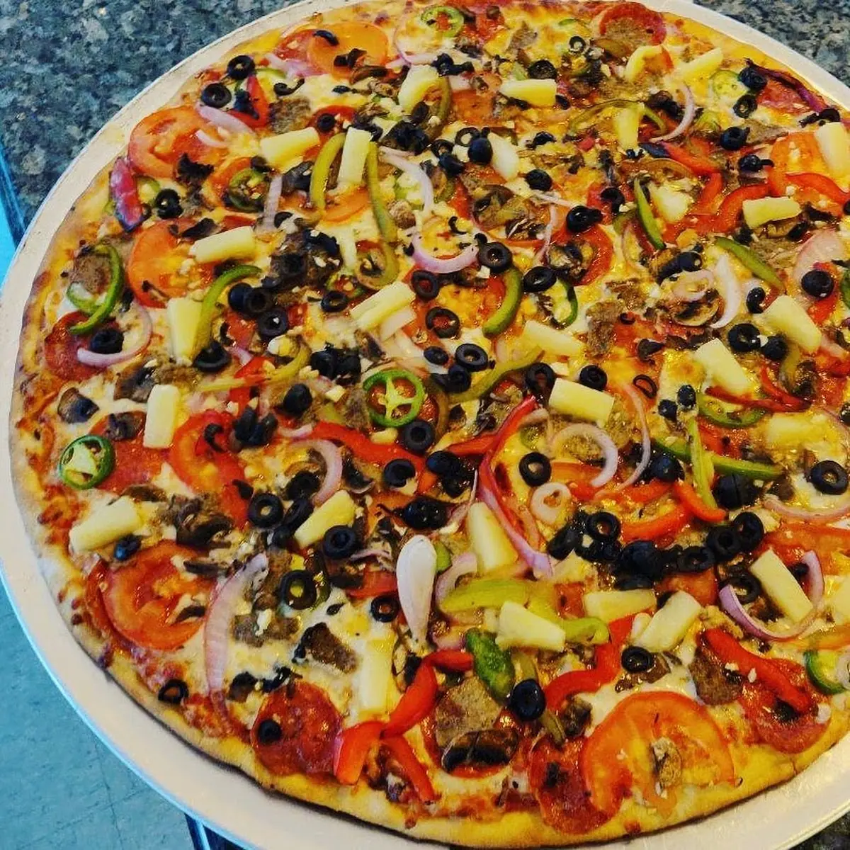 Desmadre De Dia Everything Pizza