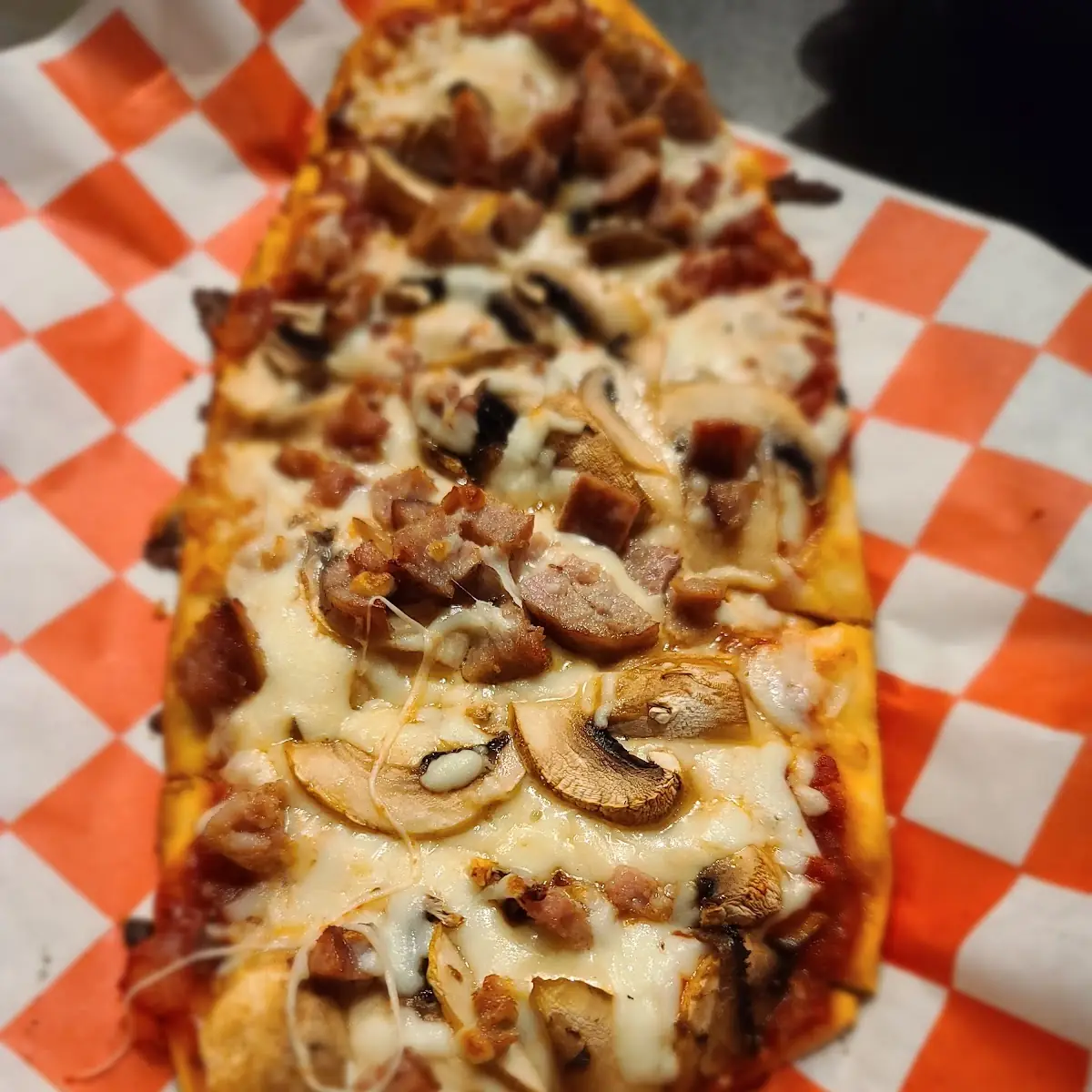Chicken Bacon Mushroom Flatbread Pizza