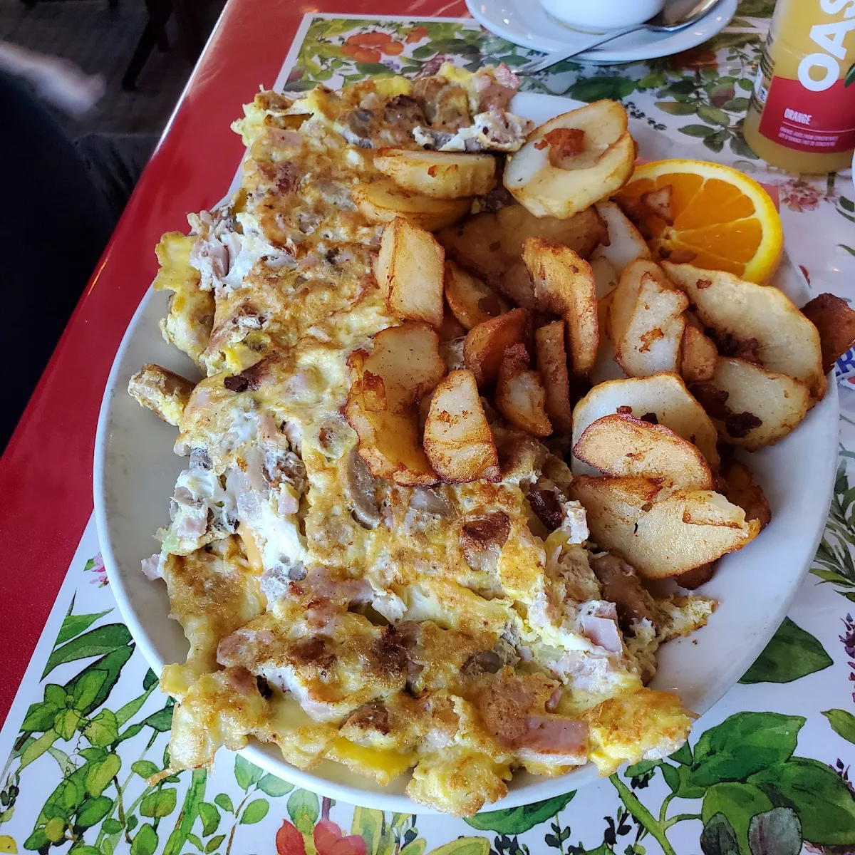 Meat Lovers Omelette, Riverview Inn & Restaurant