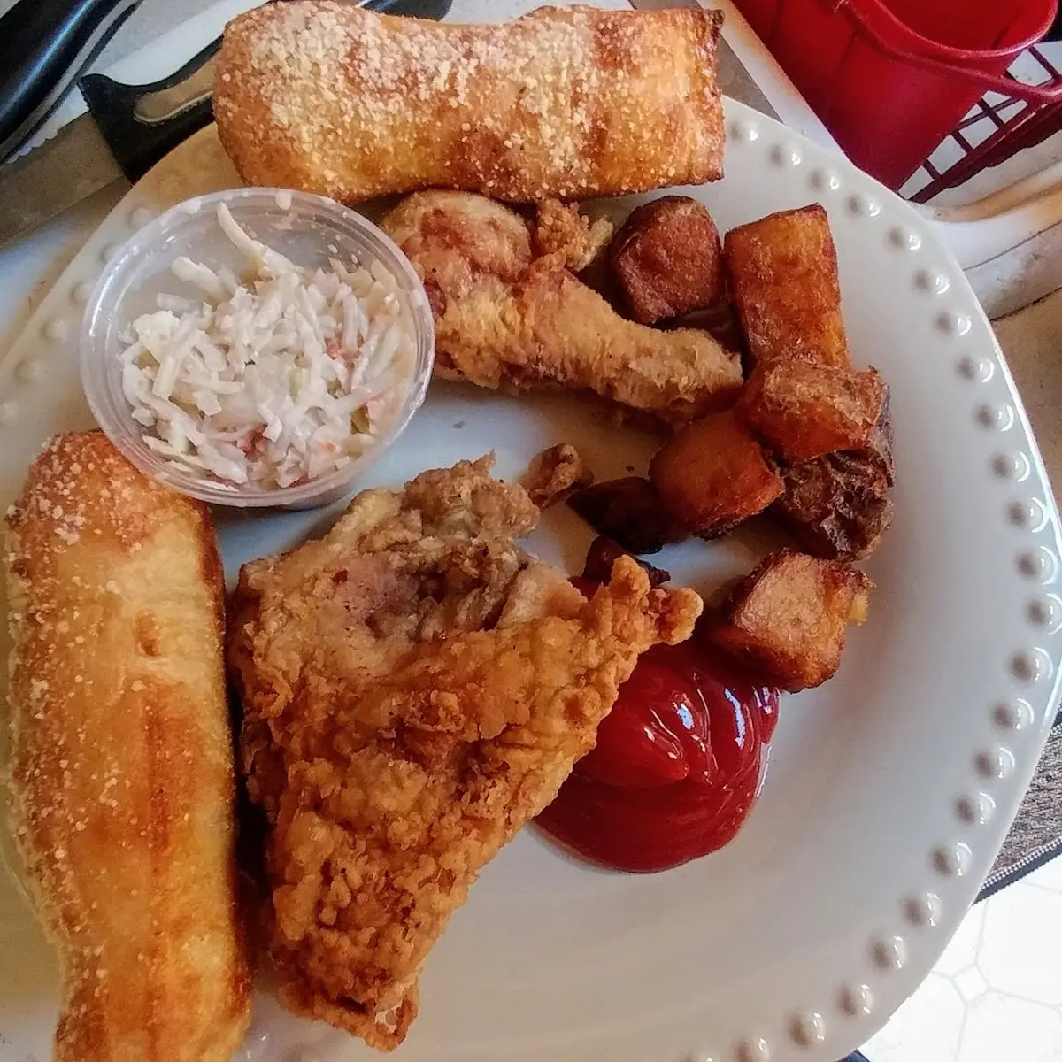 Broasted Chicken with Coleslaw and Bread Sticks