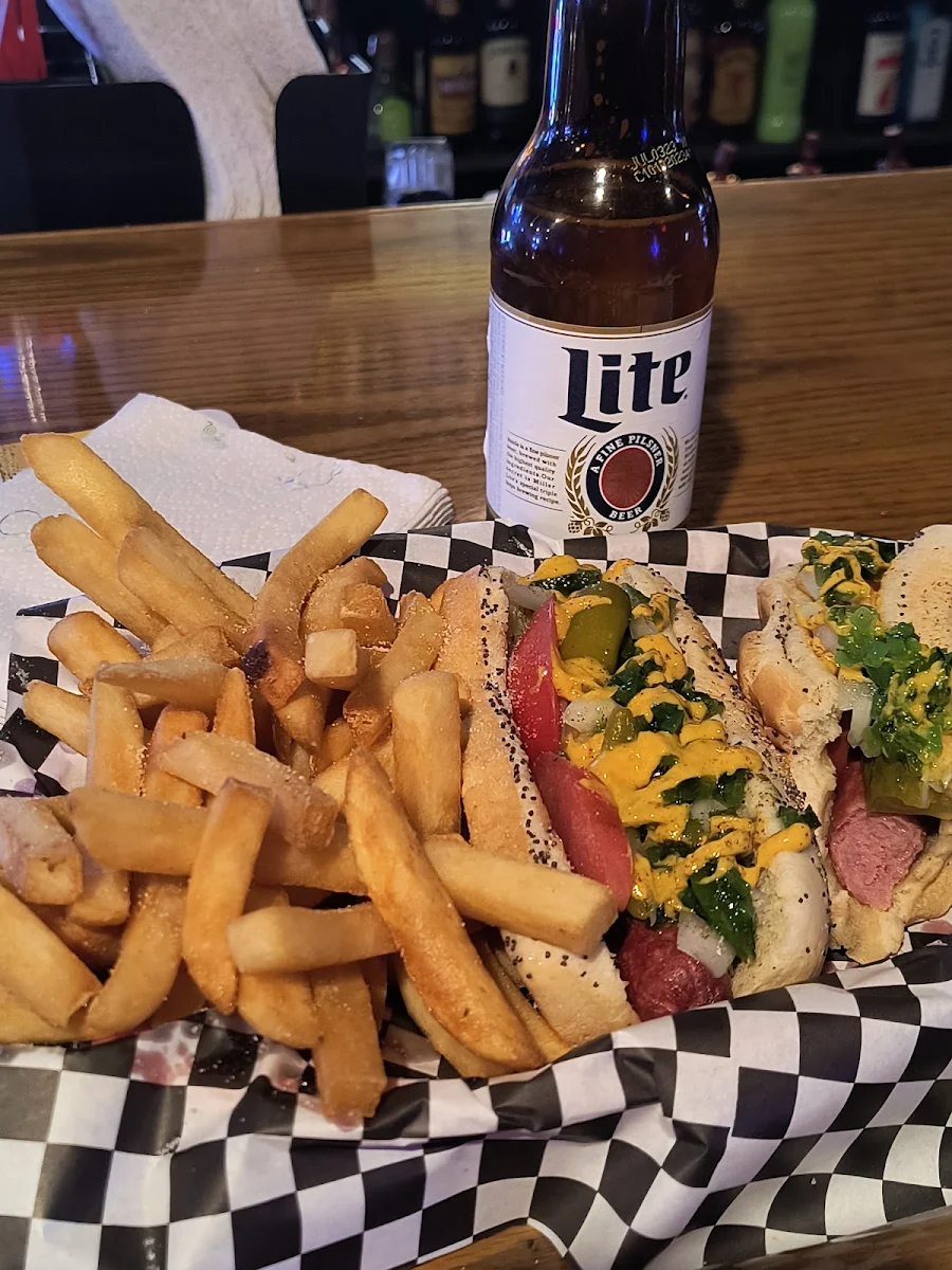 Chicago Dogs w Fries