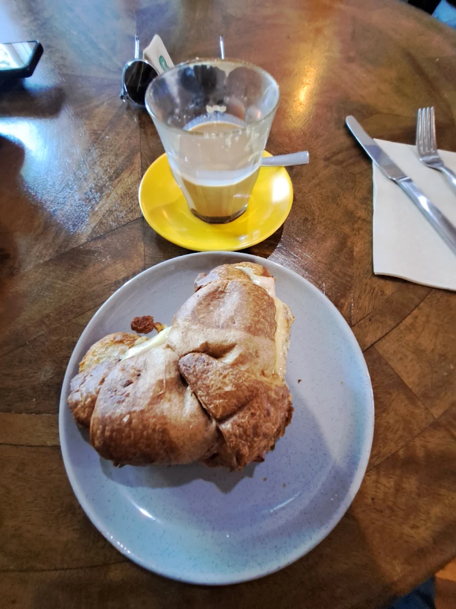 Ham and Cheese Croissant, Hideout 2081
