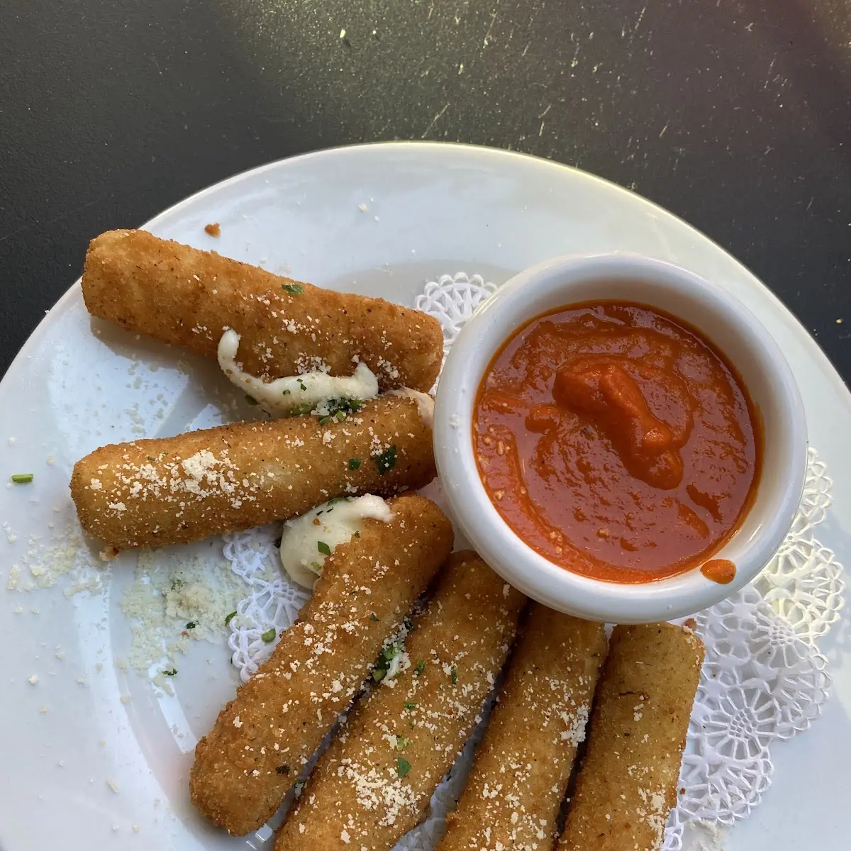 Fried Mozzarella Sticks with Marinara Sauce