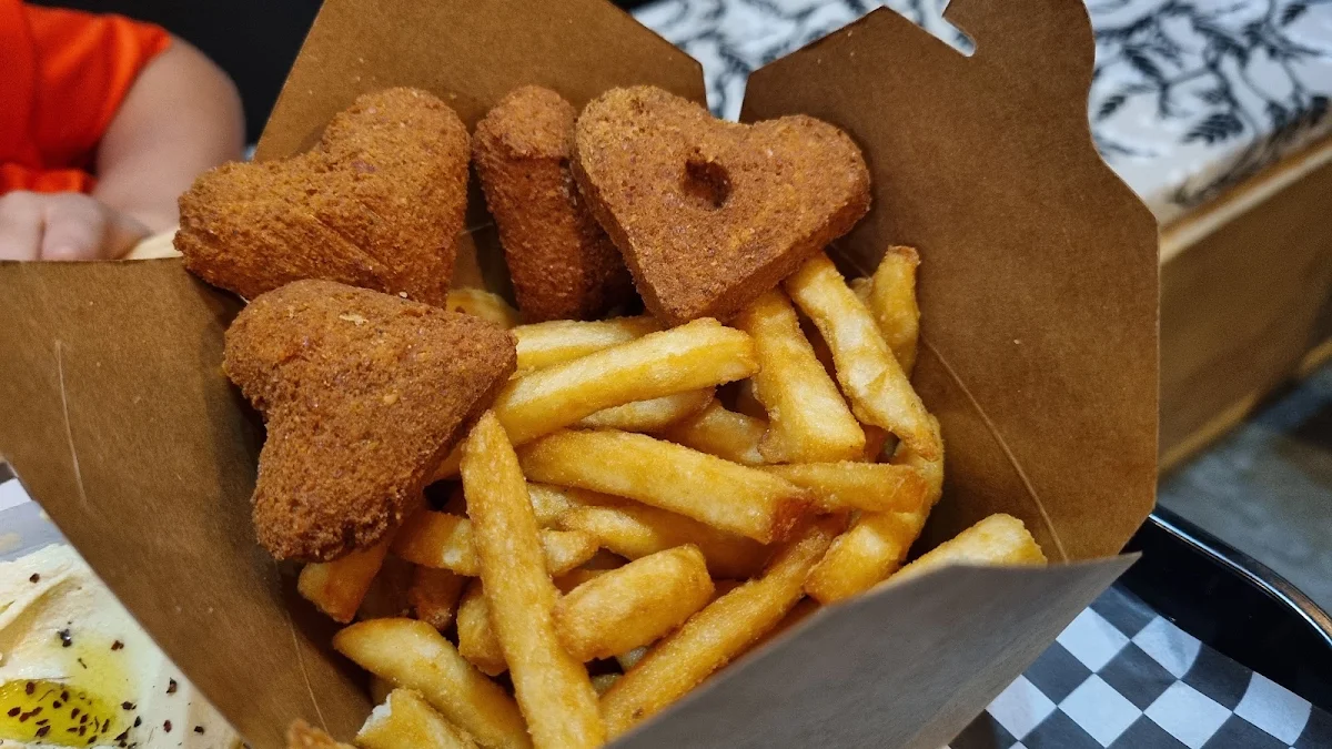 Falafel Fries, Damaskino Shawarma