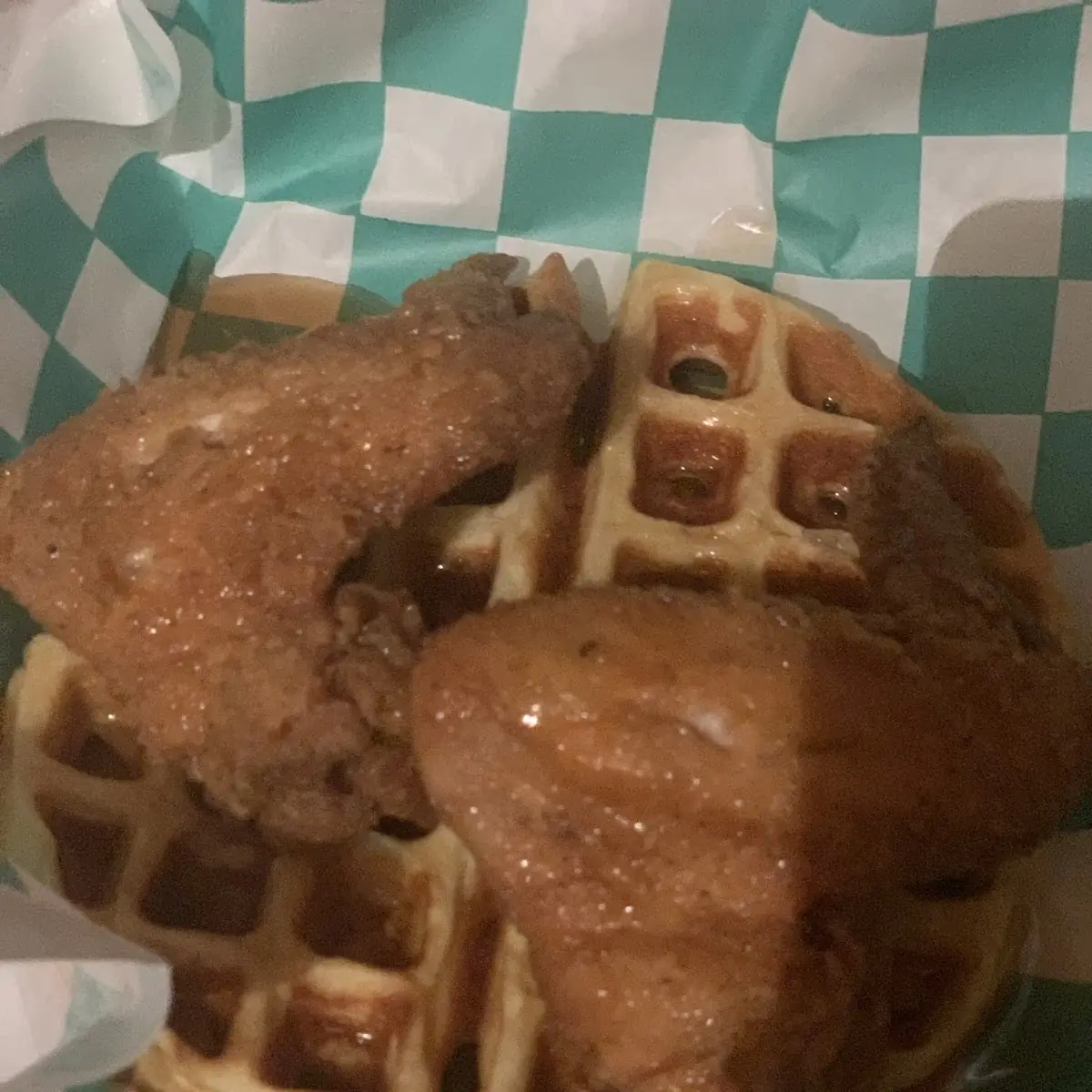 2chicken Wings & 2 Waffles