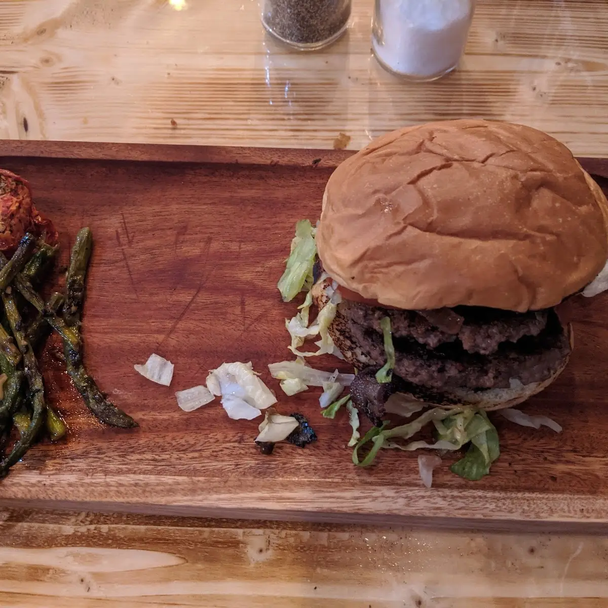 John Henry's Burger
