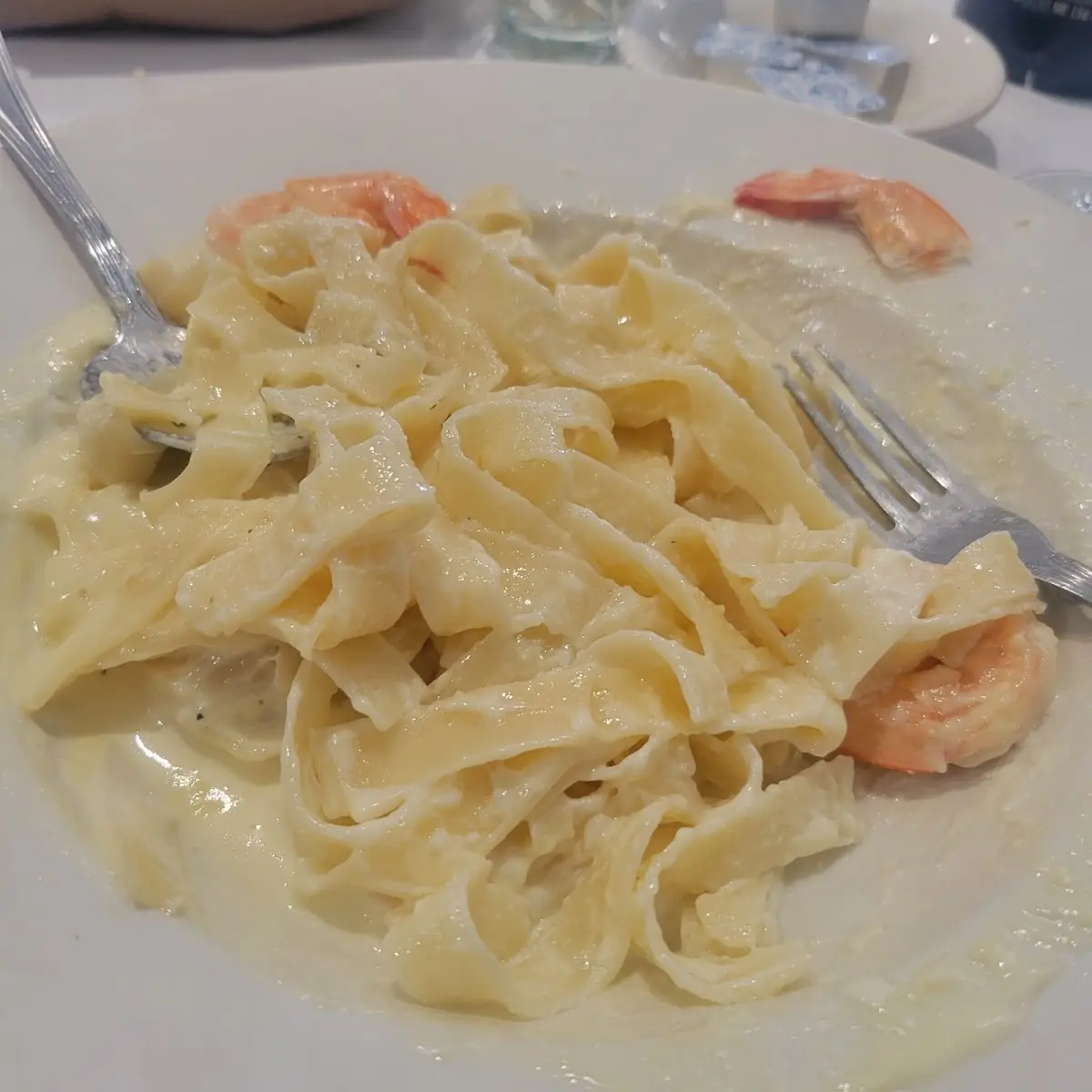 Fettuccine Alfredo Pasta with Shrimp