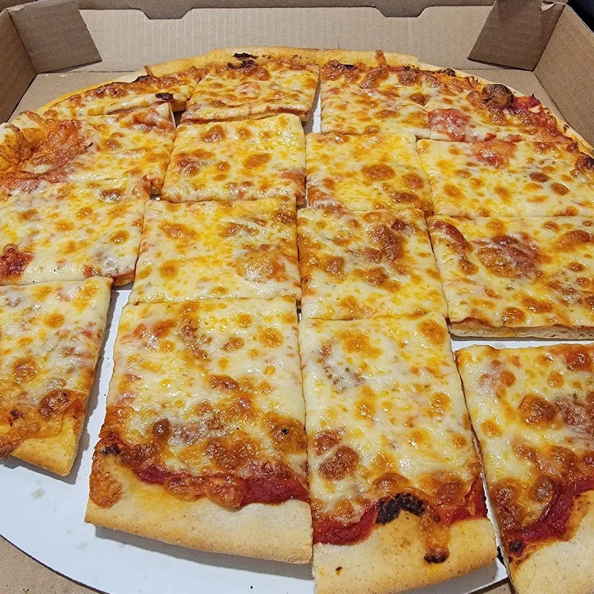 Large Pepperoni Pizza