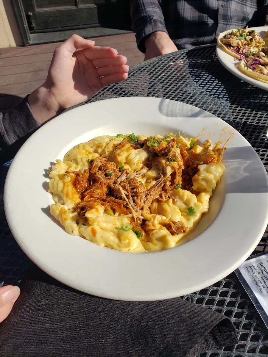 Mac and Cheese Pulled Pork