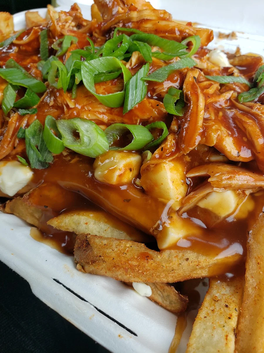 Smoked Chicken Poutine