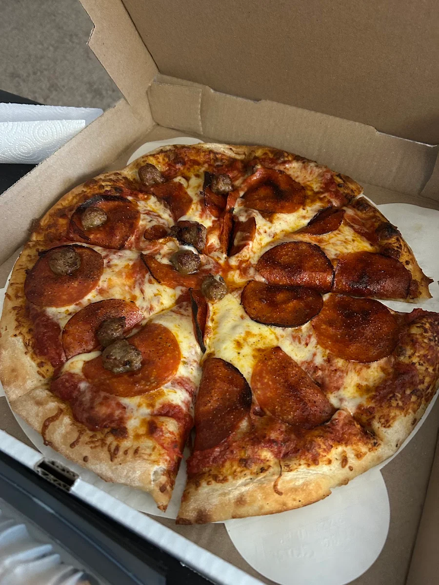 Custom Medium Pizza with Pepperoni & Italian Sasuage