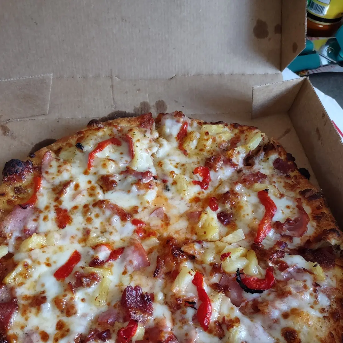 California Hawaiian Pizza