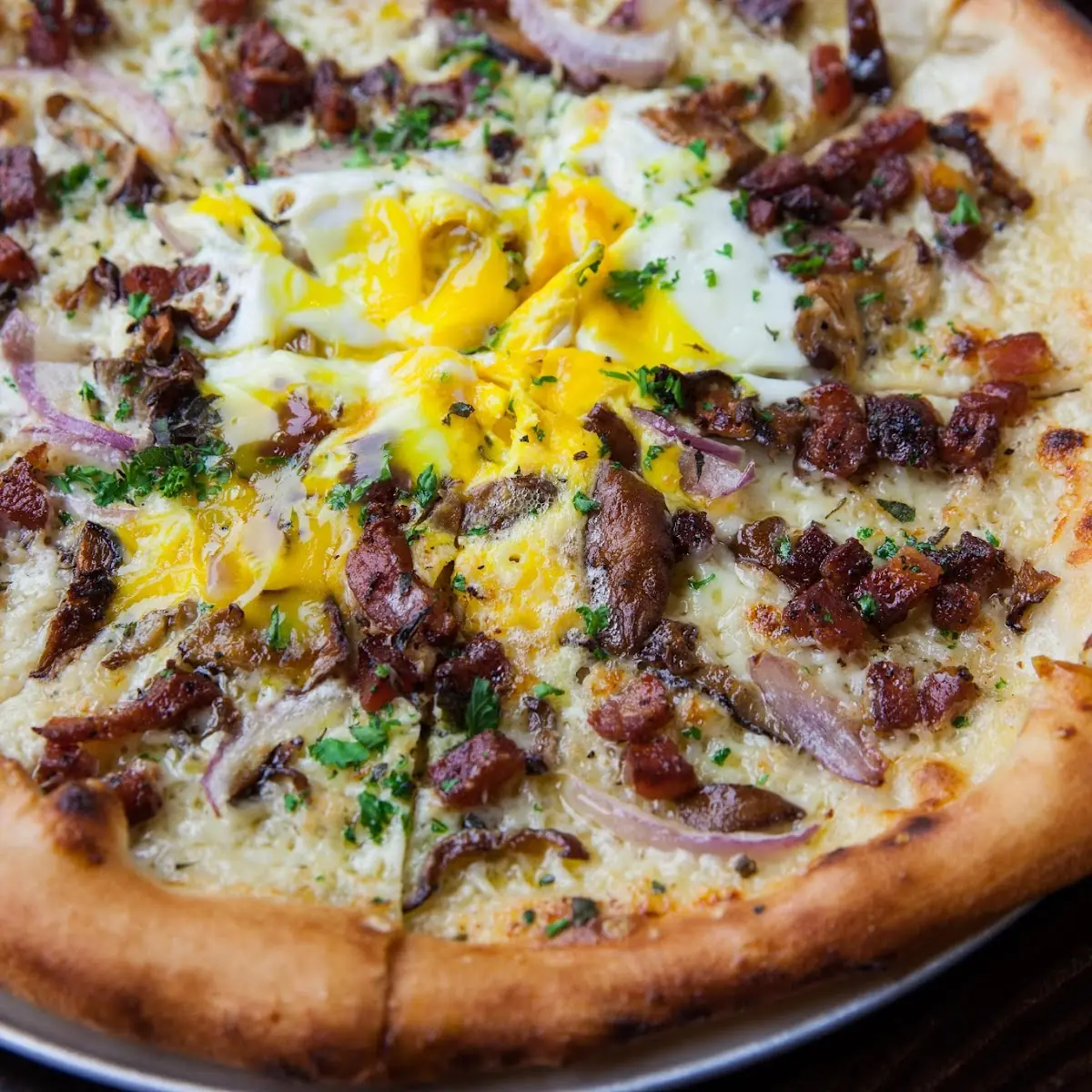 Mushroom Bacon & Egg Pizza