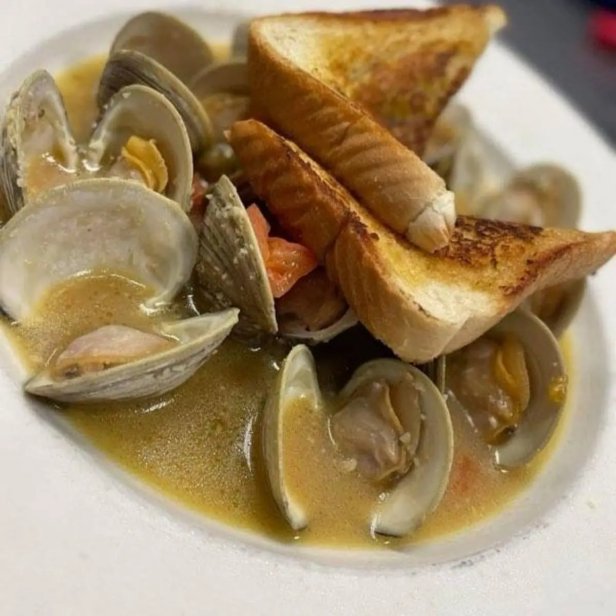 Drunken Steamed Clams