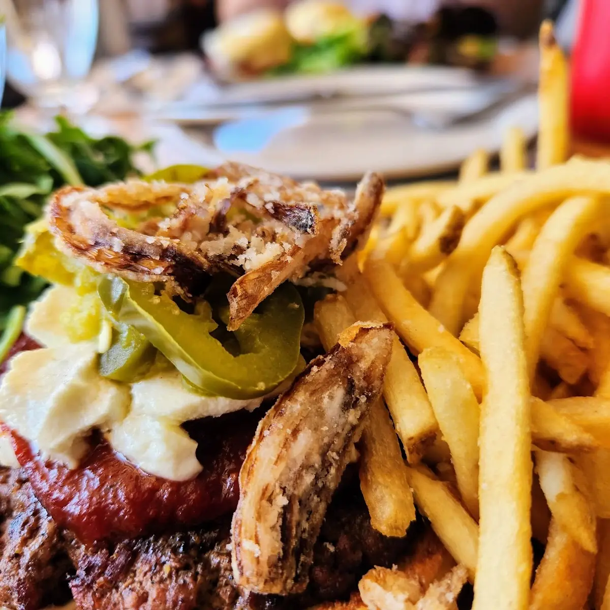 4 0 Burger, Uli's Restaurant