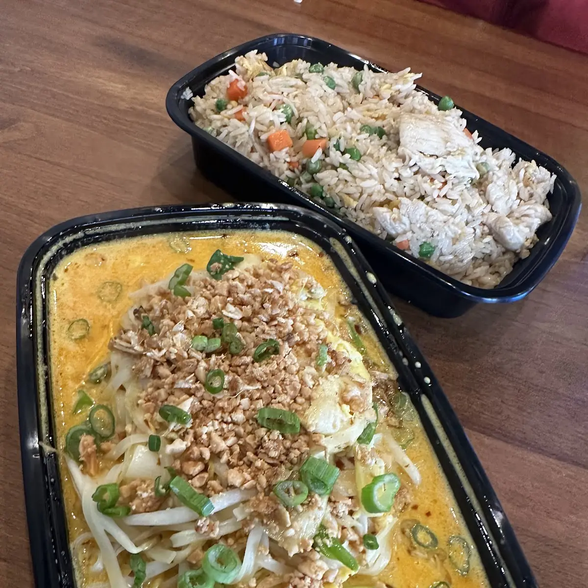 Yellow Curry Pad Thai Chicken