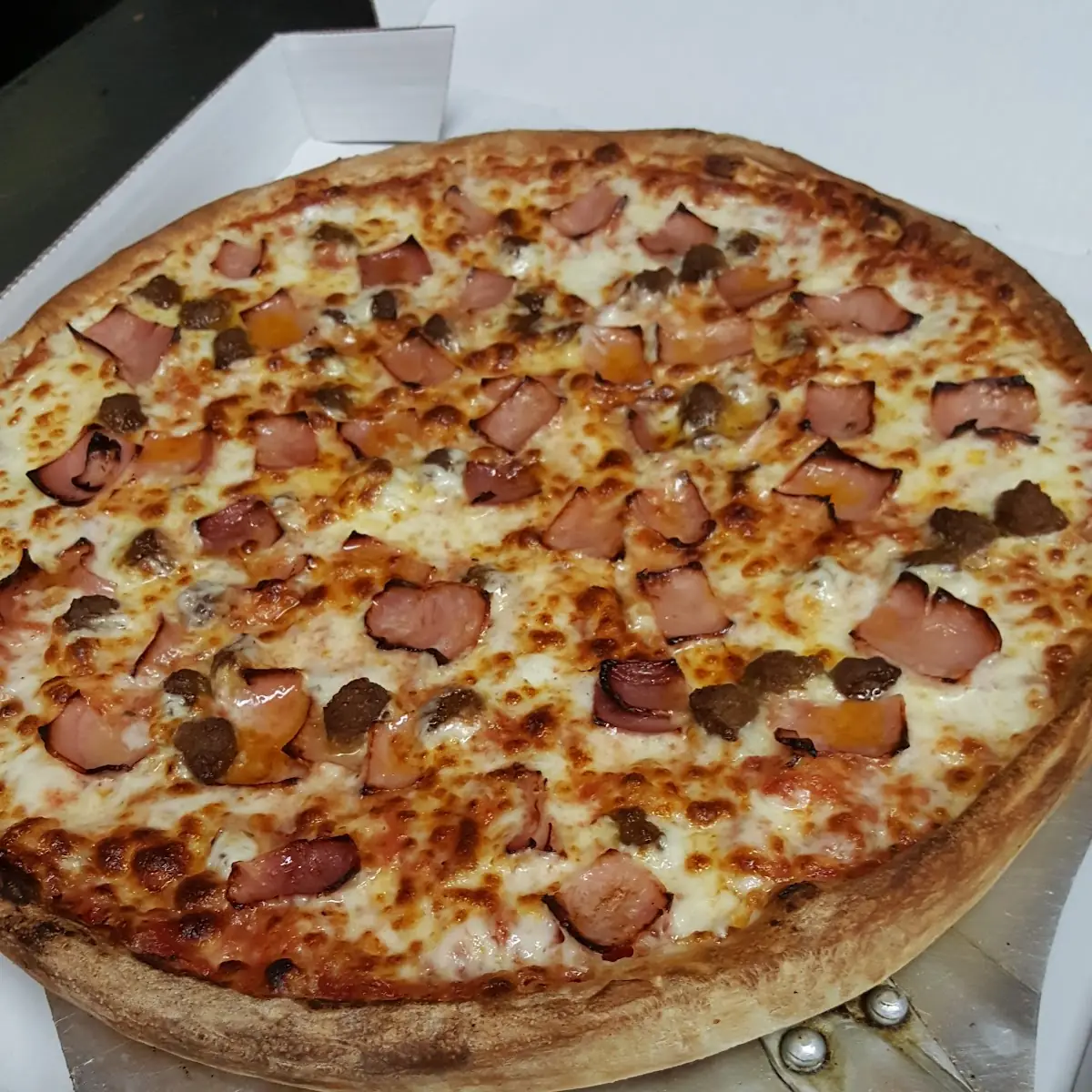 Deep Dish Round Ham and Italian Sausage