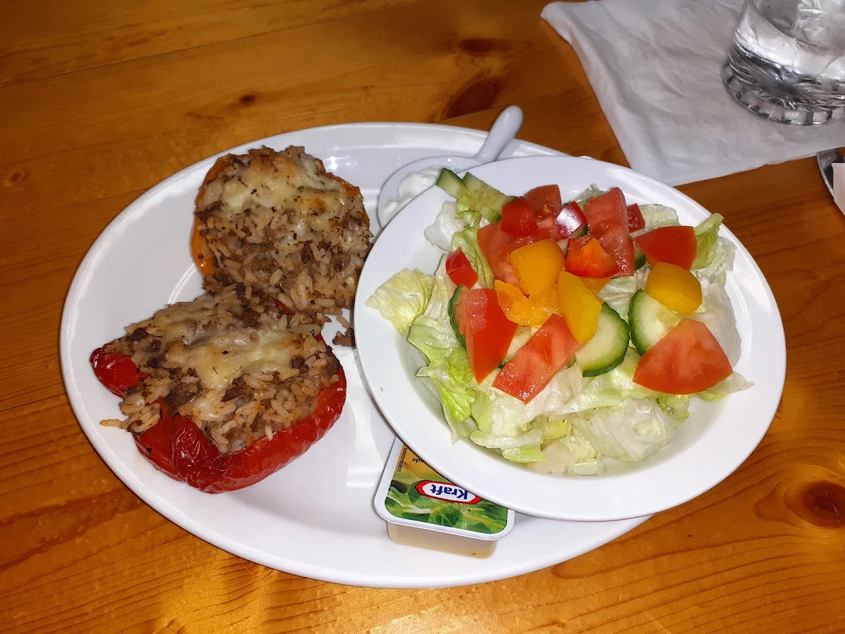 Highlights, Fort Alexandria Cafe & Fruit Stand