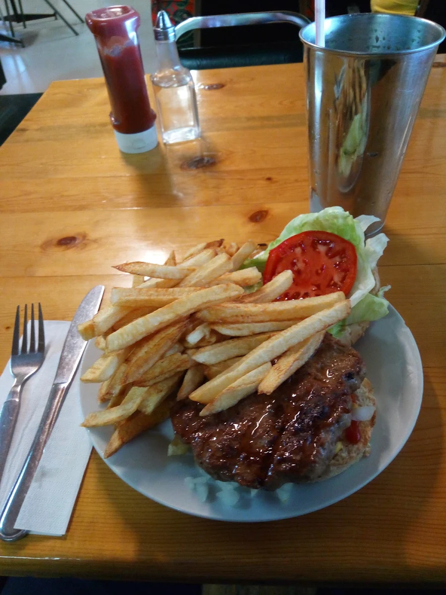 Highlights, Fort Alexandria Cafe & Fruit Stand
